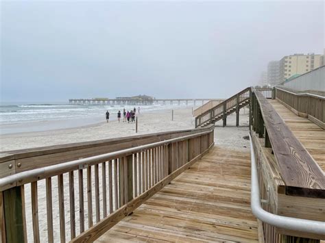 free parking daytona beach shores